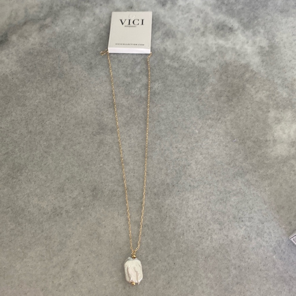 VICI PEARL STONE GOLD NECKLACE NEW WITH TAGS